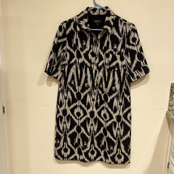 Tahari Arthur S. Levine Dress—Size 8P - Picture 1 of 9
